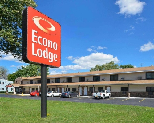 Econo Lodge Rochester image 20