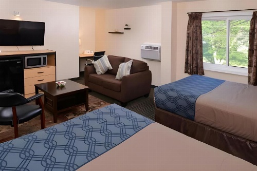 Econo Lodge Rochester image 32