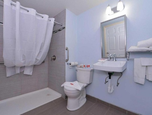 Econo Lodge Rochester image 37