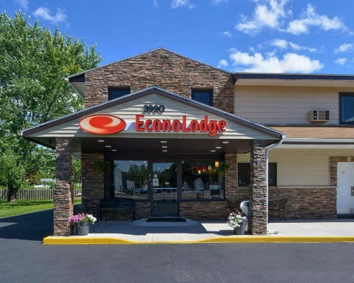 Econo Lodge Rochester image 8